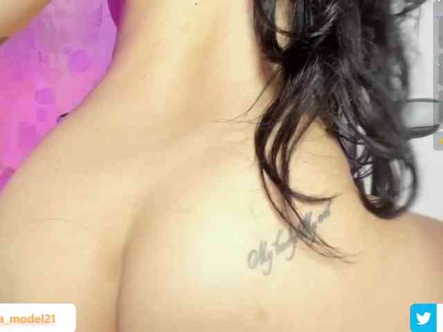 Roxxana-cute webcam