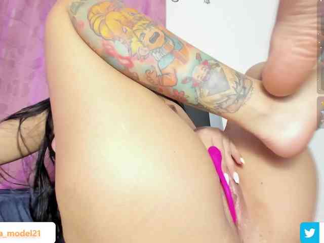 Roxxana-cute webcam