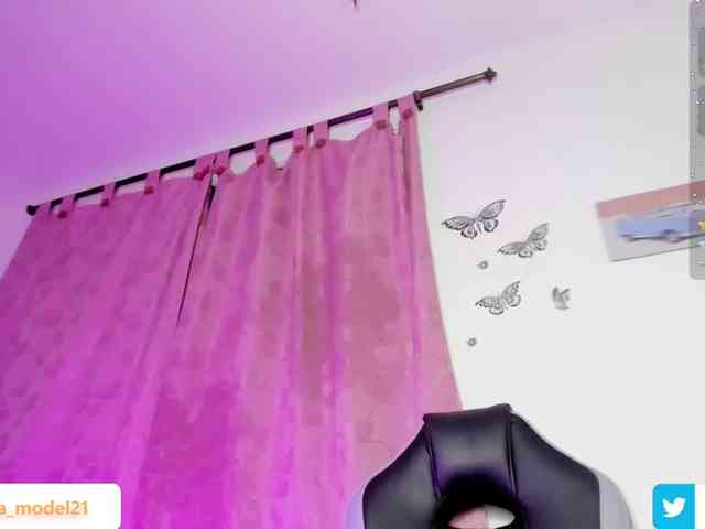 Roxxana-cute webcam