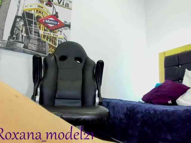 Roxxana-cute webcam