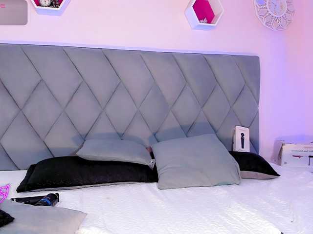 ManellykSparklee live webcam show