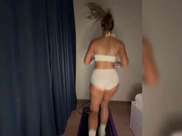 -viki-'s cam show statistics and live stream