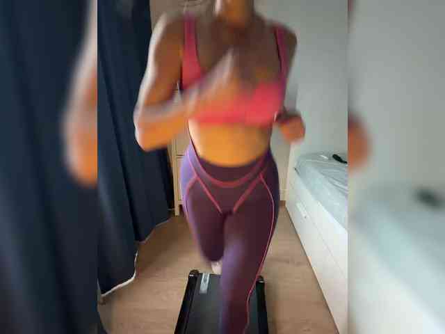 Ce modèle est en direct maintenant. meow-777