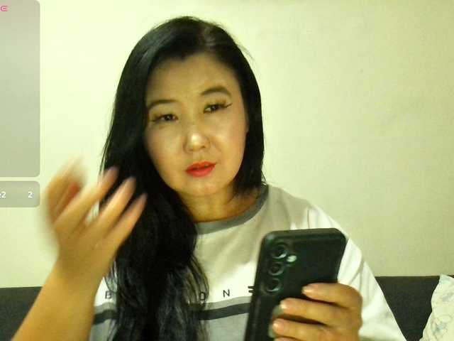 Bet-Lu live cam on BongaCams