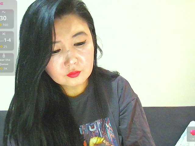 Bet-Lu live cam on BongaCams