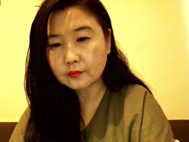 Bet-Lu live cam on BongaCams