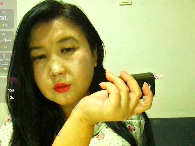Bet-Lu live cam on BongaCams