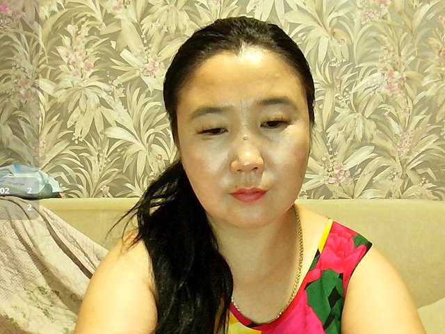 Bet-Lu live cam on BongaCams