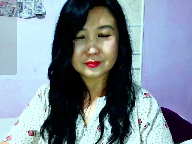 Bet-Lu, 33 y/o - Live Cam on BongaCams