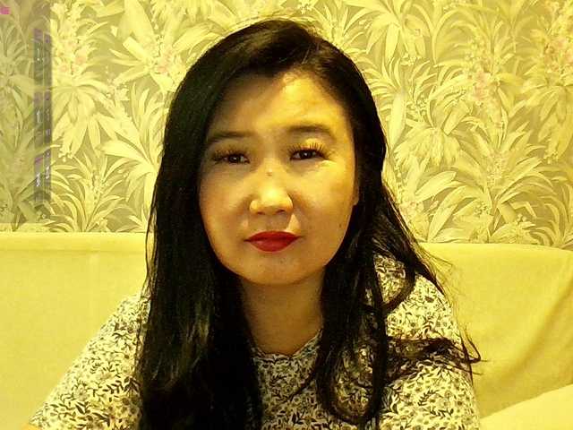Bet-Lu live cam on BongaCams