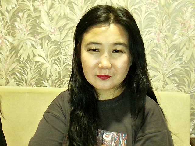 Bet-Lu live cam on BongaCams
