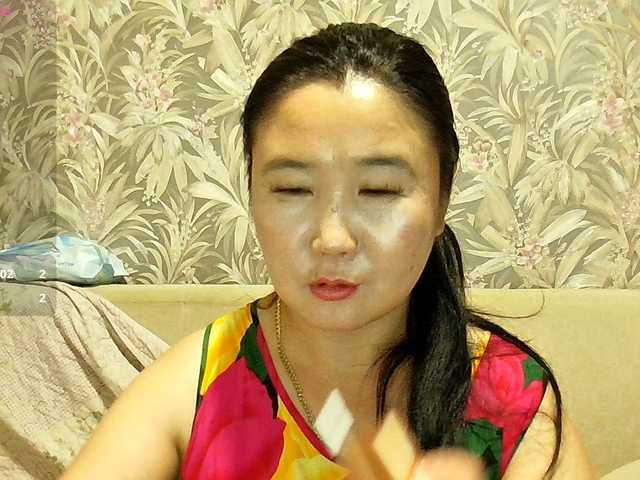Bet-Lu live cam on BongaCams