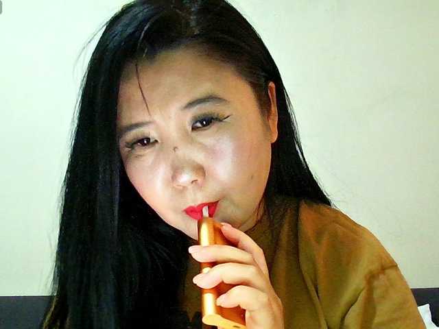 Bet-Lu live cam on BongaCams