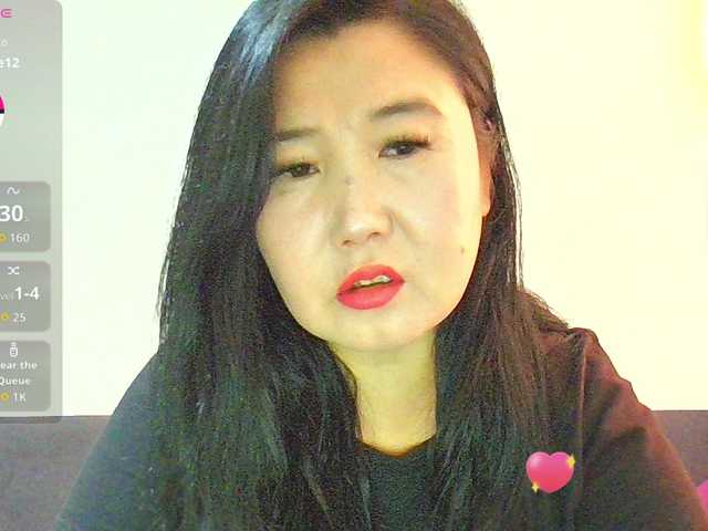 Bet-Lu live cam on BongaCams