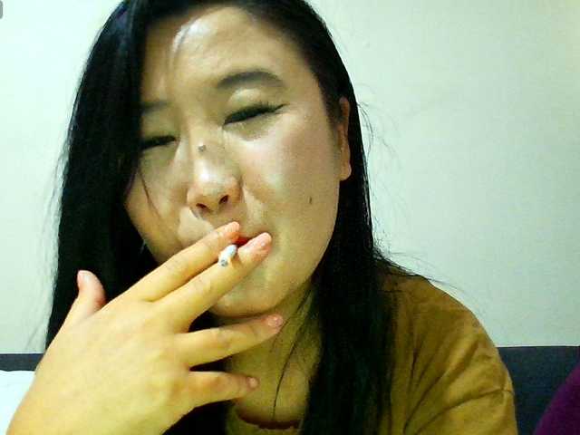 Bet-Lu live cam on BongaCams