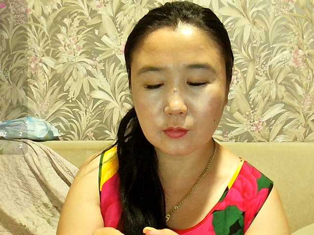 Bet-Lu live cam on BongaCams