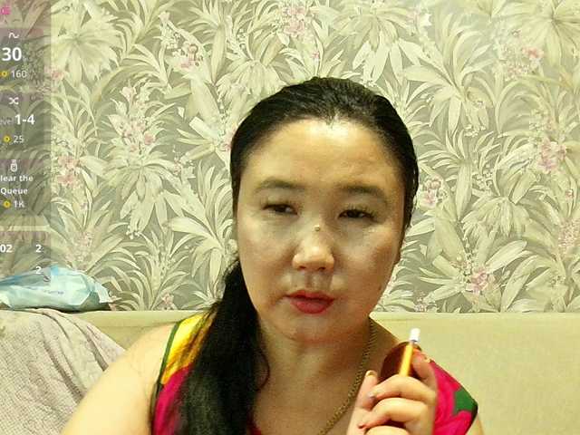 Bet-Lu live cam on BongaCams