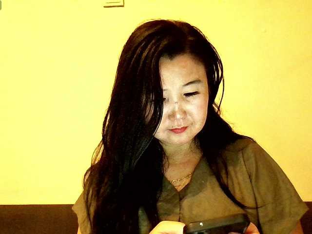 Bet-Lu live cam on BongaCams