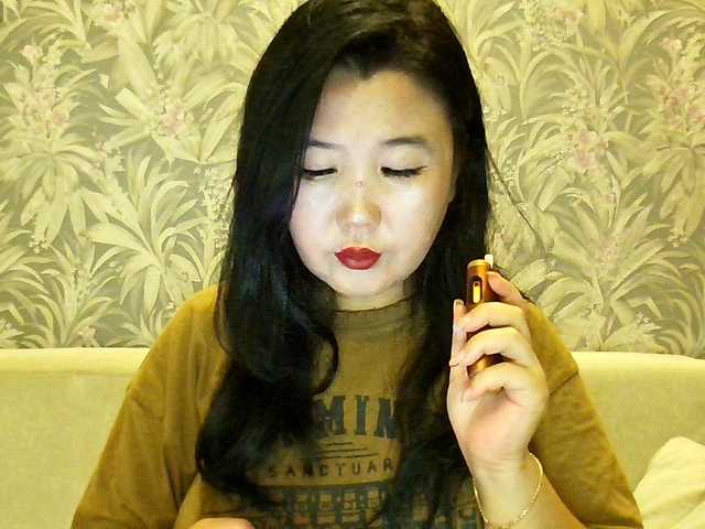 Bet-Lu live cam on BongaCams