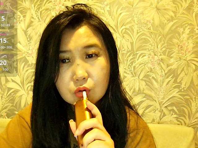Bet-Lu live cam on BongaCams
