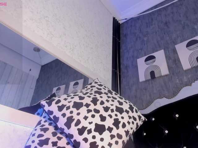 Paola233 live cam on BongaCams