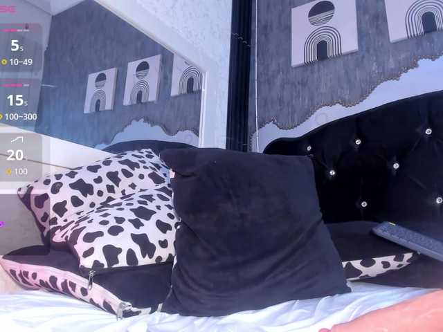 Paola233 live cam on BongaCams