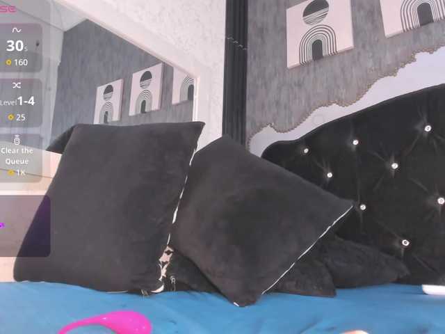 Paola233 live cam on BongaCams