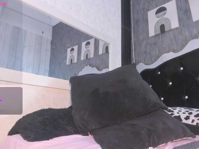 Paola233 live cam on BongaCams