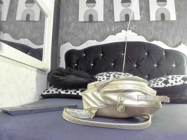 Paola233 live cam on BongaCams