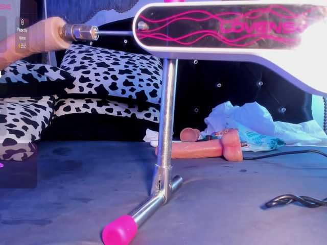 Paola233 live cam on BongaCams