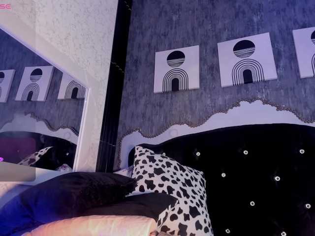 Paola233 live cam on BongaCams