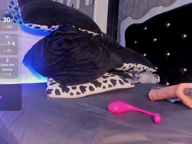 Paola233 live cam on BongaCams