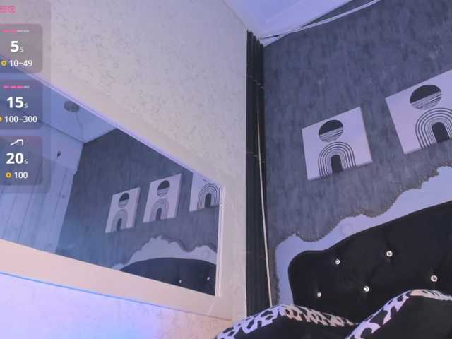 Paola233 live cam on BongaCams
