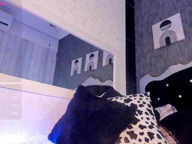 Paola233 live cam on BongaCams