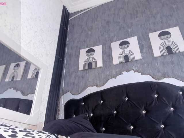 Paola233 live cam on BongaCams