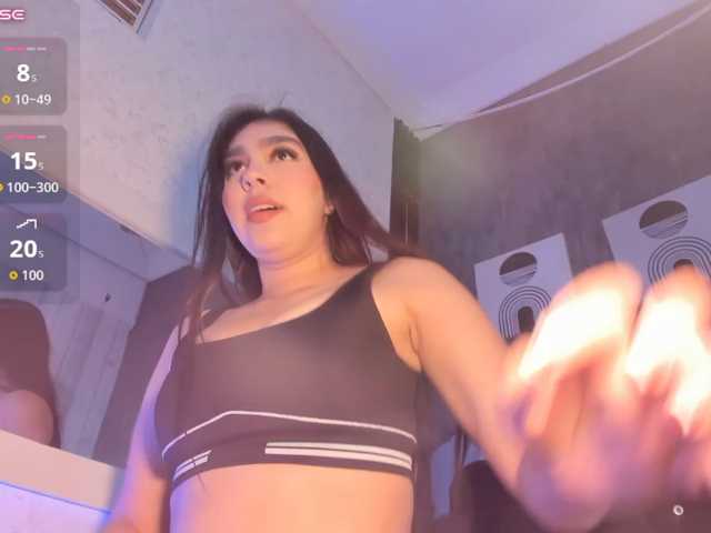 Paola233 live cam on BongaCams