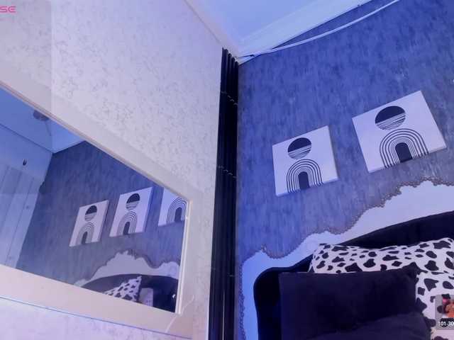 Paola233 live cam on BongaCams