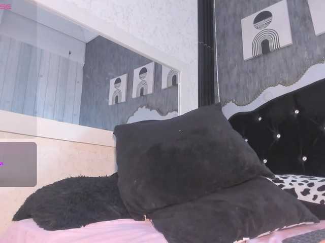 Paola233 live cam on BongaCams