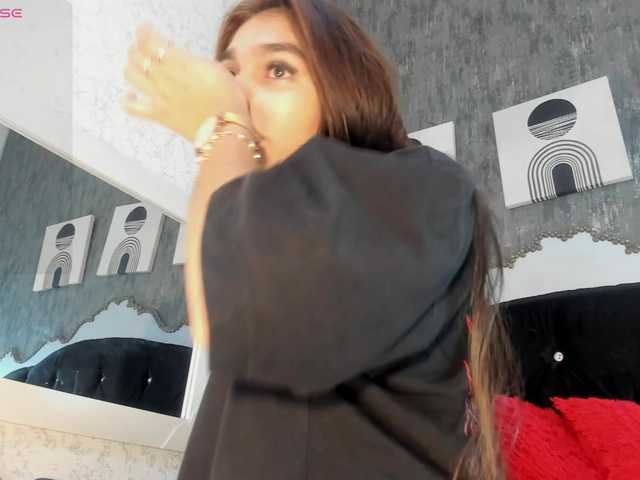 Paola233 live cam on BongaCams