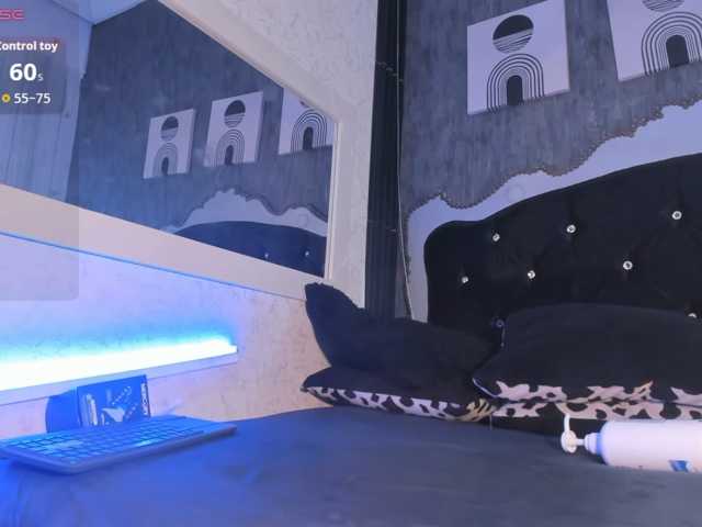 Paola233 live cam on BongaCams