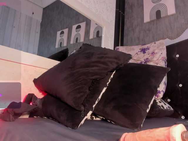 Paola233 live cam on BongaCams