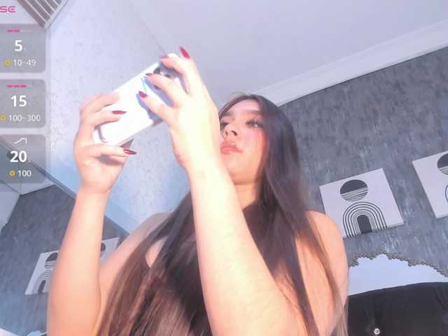 Paola233 live cam on BongaCams