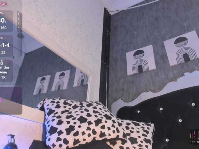 Paola233 live cam on BongaCams