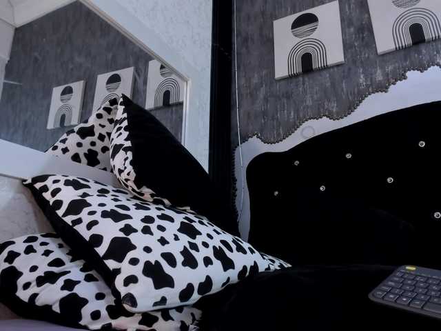 Paola233 live cam on BongaCams