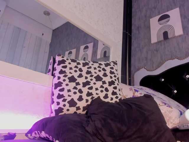 Paola233 live cam on BongaCams