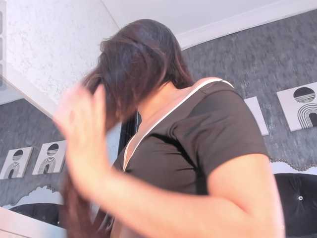 Paola233 live cam on BongaCams