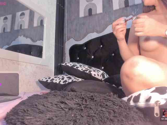 Paola233 Live Webcam on BongaCams