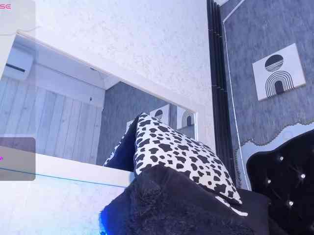chat with cam Paola233