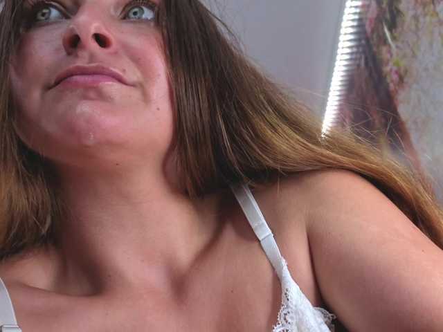 Erotic-cum live cam on UnifiedCams