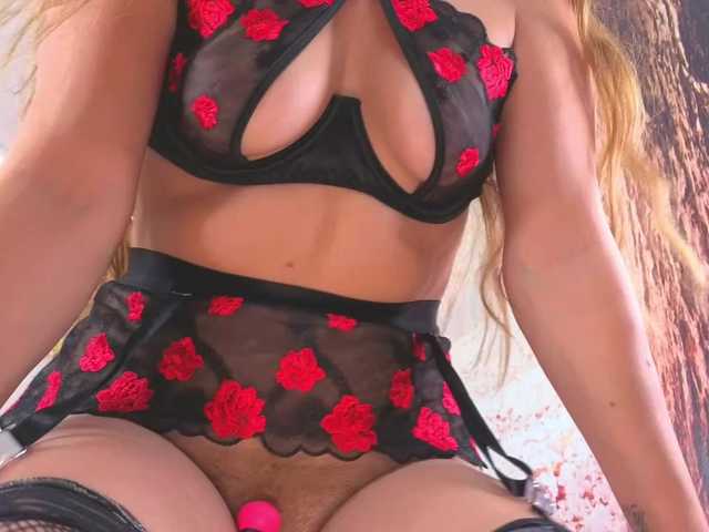 Erotic-cum live cam preview